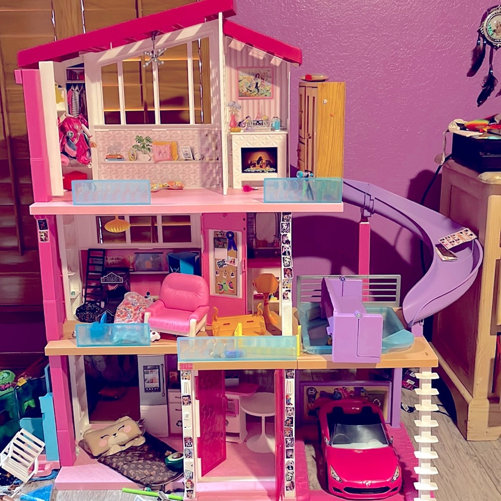 Barbie DreamHouse
